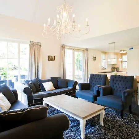 Sleeps 8 Pool Wifi T644077 Veldhuizen